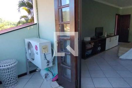 Casa de condomínio à venda com 527m², 4 quartos e 3 vagas
