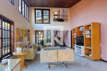 Casa de condomínio à venda com 527m², 4 quartos e 3 vagas