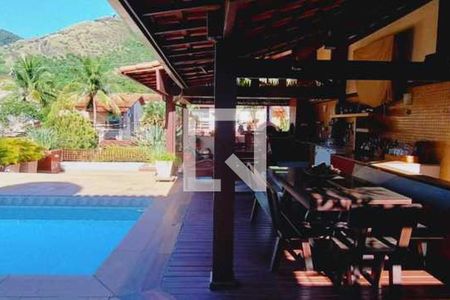 Casa de condomínio à venda com 527m², 4 quartos e 3 vagas