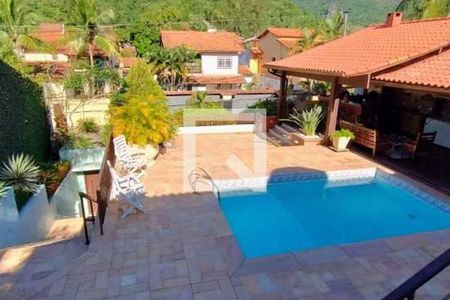 Casa de condomínio à venda com 527m², 4 quartos e 3 vagas