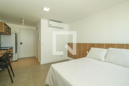 Sala / Quarto / Cozinha de kitnet/studio para alugar com 0 quarto, 26m² em Rio Branco, Porto Alegre