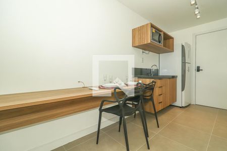 Sala / Quarto / Cozinha de kitnet/studio para alugar com 0 quarto, 26m² em Rio Branco, Porto Alegre