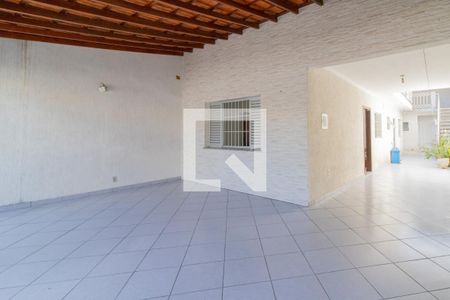 Casa à venda com 140m², 2 quartos e 4 vagas Casa à venda com 140m², 2 quartos e 4 vagasGaragem