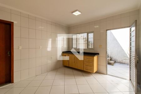 Casa à venda com 140m², 2 quartos e 4 vagas Casa à venda com 140m², 2 quartos e 4 vagasCozinha