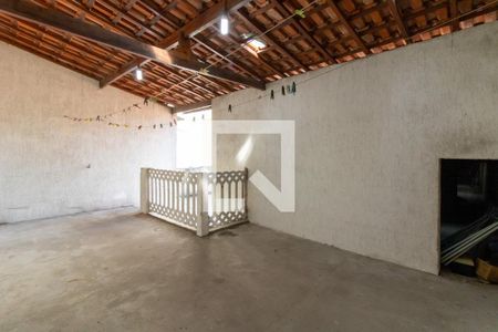 Casa à venda com 140m², 2 quartos e 4 vagas Casa à venda com 140m², 2 quartos e 4 vagasTerraço