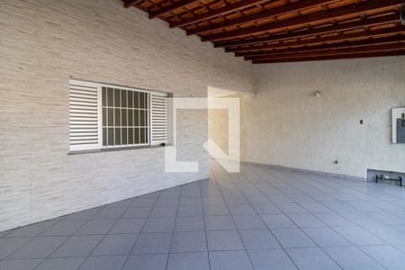 Casa à venda com 140m², 2 quartos e 4 vagas Casa à venda com 140m², 2 quartos e 4 vagasGaragem