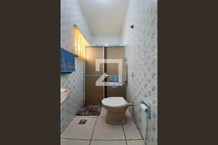 Casa à venda com 300m², 5 quartos e 3 vagas Casa à venda com 300m², 5 quartos e 3 vagasBanheiro