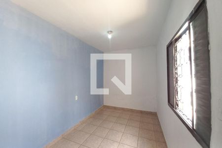 Casa à venda com 300m², 5 quartos e 3 vagas Casa à venda com 300m², 5 quartos e 3 vagasEdícula Quarto 4