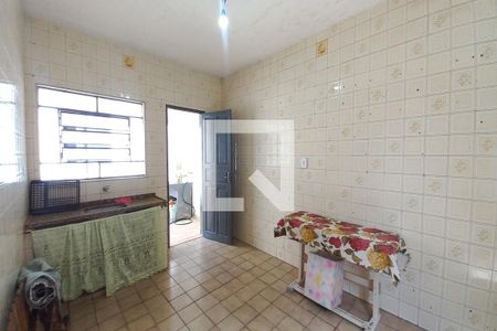 Casa à venda com 300m², 5 quartos e 3 vagas Casa à venda com 300m², 5 quartos e 3 vagasEdícula Cozinha