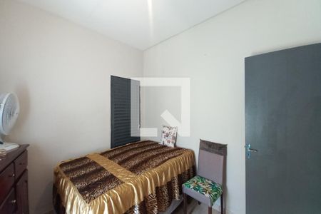 Casa à venda com 300m², 5 quartos e 3 vagas Casa à venda com 300m², 5 quartos e 3 vagasQuarto 2