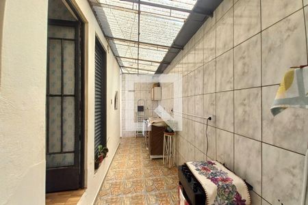 Casa à venda com 300m², 5 quartos e 3 vagas Casa à venda com 300m², 5 quartos e 3 vagasÁrea de Serviço