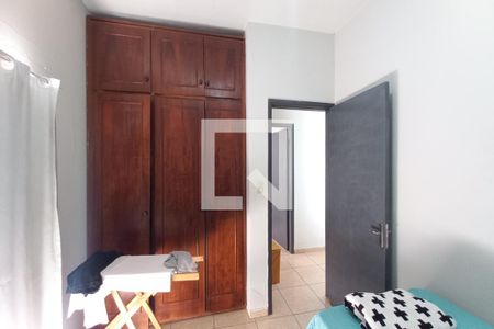 Casa à venda com 300m², 5 quartos e 3 vagas Casa à venda com 300m², 5 quartos e 3 vagasQuarto 1