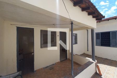 Casa à venda com 300m², 5 quartos e 3 vagas Casa à venda com 300m², 5 quartos e 3 vagasEdícula