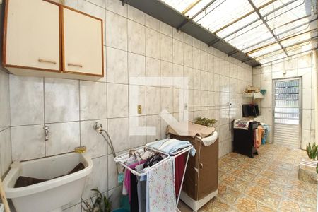 Casa à venda com 300m², 5 quartos e 3 vagas Casa à venda com 300m², 5 quartos e 3 vagasÁrea de Serviço