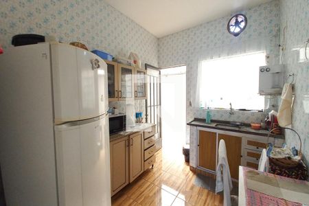 Casa à venda com 300m², 5 quartos e 3 vagas Casa à venda com 300m², 5 quartos e 3 vagasCozinha