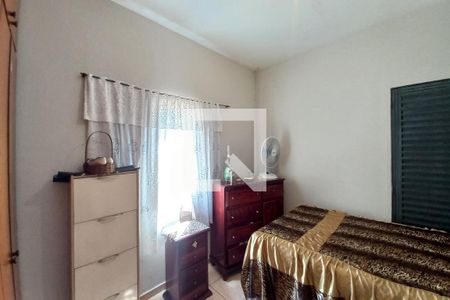 Casa à venda com 300m², 5 quartos e 3 vagas Casa à venda com 300m², 5 quartos e 3 vagasQuarto 2