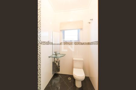 Casa de condomínio à venda com 529m², 4 quartos e 6 vagas Casa de condomínio à venda com 529m², 4 quartos e 6 vagasLavabo