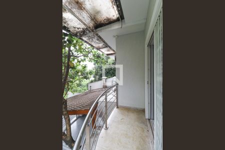 Casa de condomínio à venda com 529m², 4 quartos e 6 vagas Casa de condomínio à venda com 529m², 4 quartos e 6 vagasVaranda Suíte 4