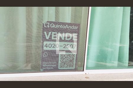 Casa de condomínio à venda com 529m², 4 quartos e 6 vagas Casa de condomínio à venda com 529m², 4 quartos e 6 vagasPlaca