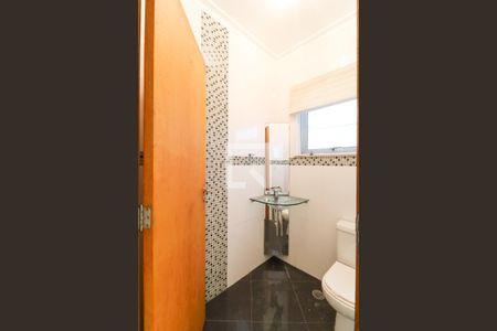 Casa de condomínio à venda com 529m², 4 quartos e 6 vagas Casa de condomínio à venda com 529m², 4 quartos e 6 vagasLavabo