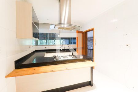 Casa de condomínio à venda com 529m², 4 quartos e 6 vagas Casa de condomínio à venda com 529m², 4 quartos e 6 vagasCozinha