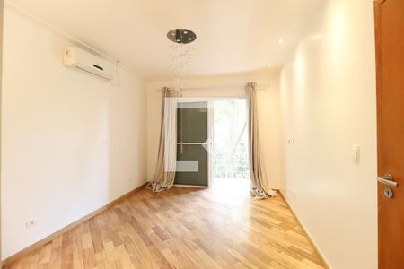 Casa de condomínio à venda com 529m², 4 quartos e 6 vagas Casa de condomínio à venda com 529m², 4 quartos e 6 vagasSuíte 4