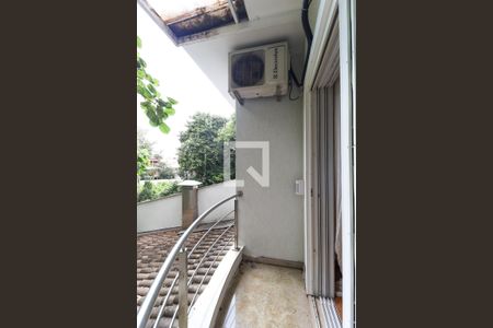 Casa de condomínio à venda com 529m², 4 quartos e 6 vagas Casa de condomínio à venda com 529m², 4 quartos e 6 vagasVaranda Suíte 3