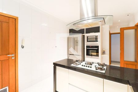 Casa de condomínio à venda com 529m², 4 quartos e 6 vagas Casa de condomínio à venda com 529m², 4 quartos e 6 vagasCozinha