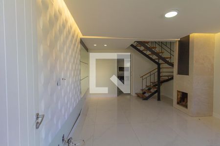 Sala de casa de condomínio à venda com 2 quartos, 93m² em Fátima, Canoas