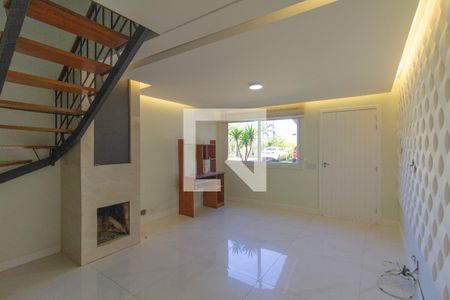 Sala de casa de condomínio à venda com 2 quartos, 93m² em Fátima, Canoas