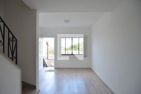 Sala de casa para alugar com 2 quartos, 120m² em Vila Lilica, Santo André