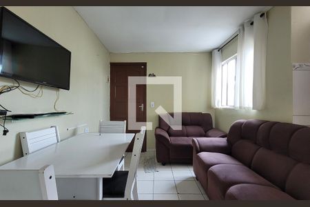 Sala de casa para alugar com 2 quartos, 73m² em Vila Palmares, Santo André