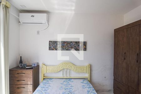 Quarto de apartamento à venda com 1 quarto, 56m² em Itaipu, Niterói