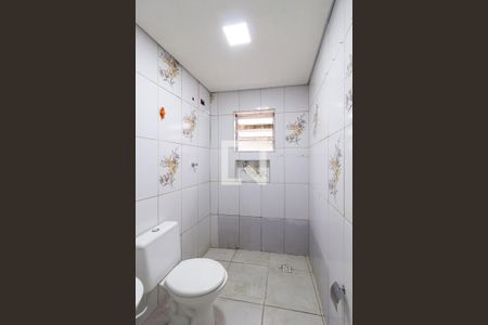 Banheiro de casa para alugar com 1 quarto, 20m² em Parque Jandaia, Carapicuíba