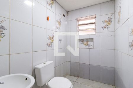 Banheiro de casa para alugar com 1 quarto, 20m² em Parque Jandaia, Carapicuíba