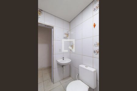 Banheiro de casa para alugar com 1 quarto, 20m² em Parque Jandaia, Carapicuíba