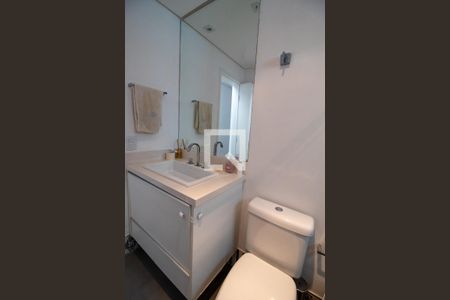 Casa à venda com 200m², 3 quartos e 2 vagas Casa à venda com 200m², 3 quartos e 2 vagasBanheiro da Suíte