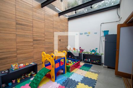 Casa à venda com 200m², 3 quartos e 2 vagas Casa à venda com 200m², 3 quartos e 2 vagasQuintal