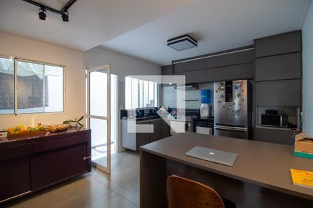 Casa à venda com 200m², 3 quartos e 2 vagas Casa à venda com 200m², 3 quartos e 2 vagasCozinha
