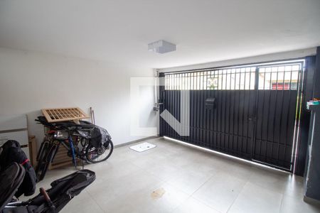 Casa à venda com 200m², 3 quartos e 2 vagas Casa à venda com 200m², 3 quartos e 2 vagasGaragem