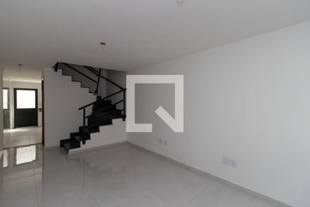 Sala de casa à venda com 3 quartos, 117m² em Vila Ede, São Paulo