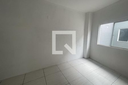 Quarto de casa para alugar com 1 quarto, 40m² em Jardim Olavo Bilac, Duque de Caxias