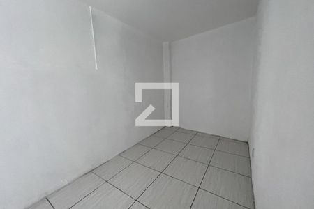 Quarto de casa para alugar com 1 quarto, 40m² em Jardim Olavo Bilac, Duque de Caxias