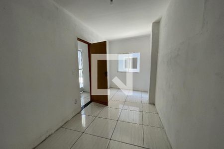 Quarto de casa para alugar com 1 quarto, 40m² em Jardim Olavo Bilac, Duque de Caxias