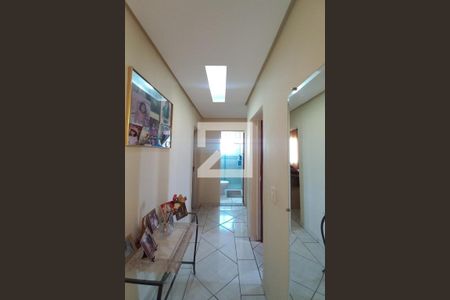 Corredor  de apartamento à venda com 2 quartos, 67m² em Jardim das Bandeiras, Campinas