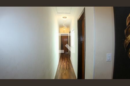 Corredor de casa para alugar com 3 quartos, 230m² em Jardim Imperador (zona Leste), São Paulo