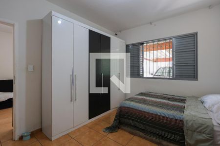 Quarto 1 de casa para alugar com 2 quartos, 160m² em Jardim Cecy, São Paulo