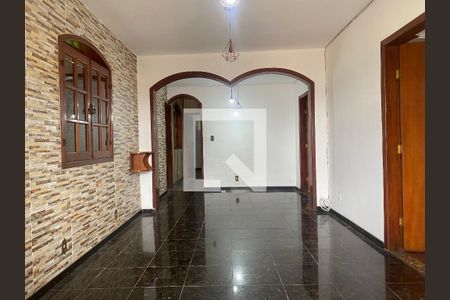 Sala de casa para alugar com 3 quartos, 300m² em Providência, Belo Horizonte