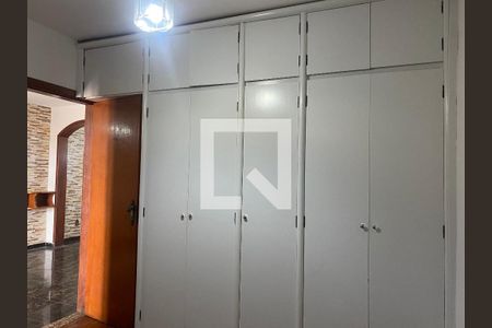 Quarto 1 de casa para alugar com 3 quartos, 300m² em Providência, Belo Horizonte