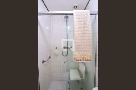 Banheiro de apartamento para alugar com 1 quarto, 37m² em Vila Bertioga, São Paulo